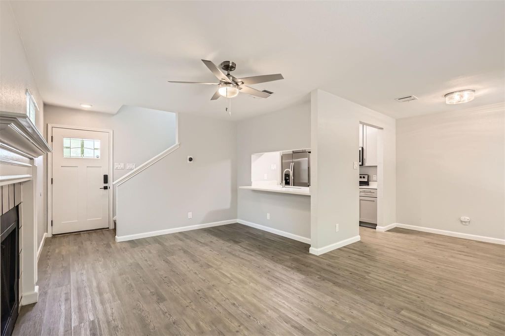 9201 Sedgemoor TRL B, Austin, TX 78748