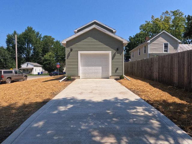 224 E Central Avenue, Delaware, OH 43015