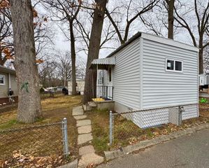 78 Pioneer Way, Springfield, MA 01119