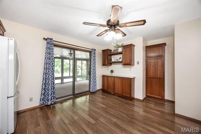 306 Northoak Drive, Collinsville, IL 62234