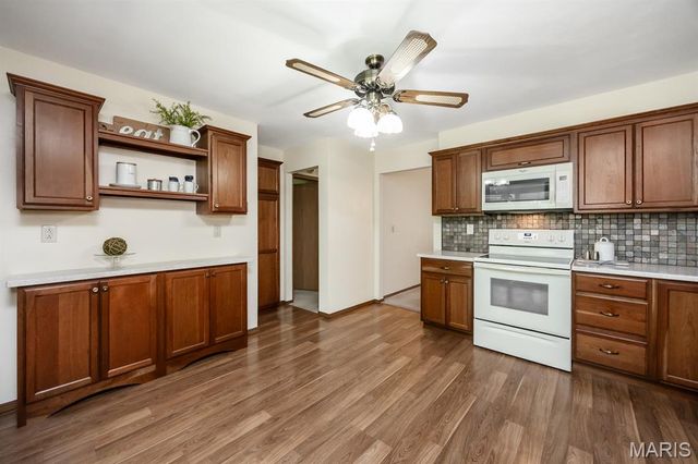 306 Northoak Drive, Collinsville, IL 62234