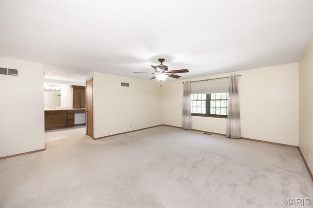 306 Northoak Drive, Collinsville, IL 62234