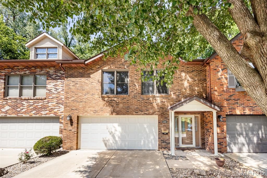 306 Northoak Drive, Collinsville, IL 62234