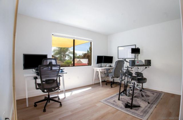 1943 Buckskin Glen, Escondido, CA 92027