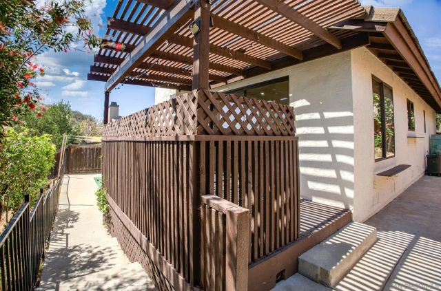 1943 Buckskin Glen, Escondido, CA 92027