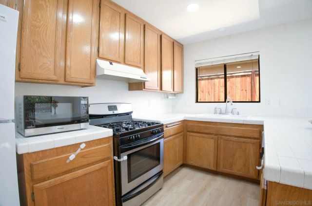 1943 Buckskin Glen, Escondido, CA 92027