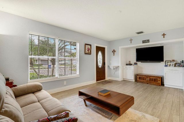 503 N Perry Avenue, Jupiter, FL 33458