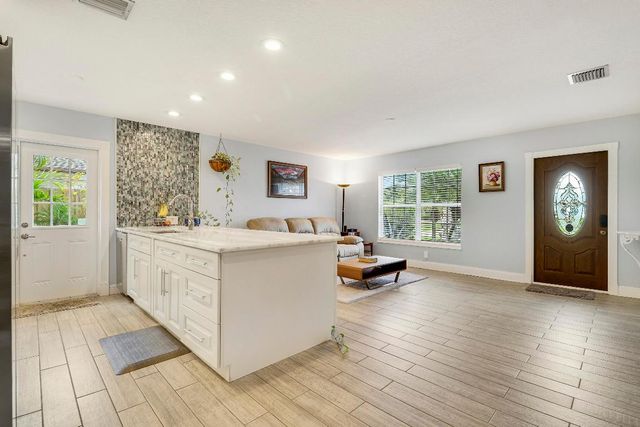 503 N Perry Avenue, Jupiter, FL 33458