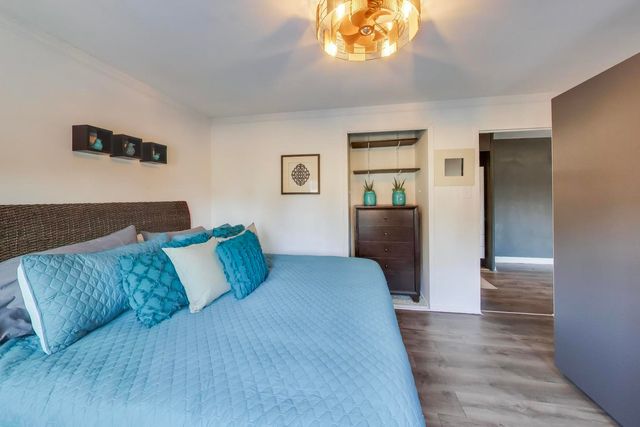 700 W Bittersweet Place 210, Chicago, IL 60613