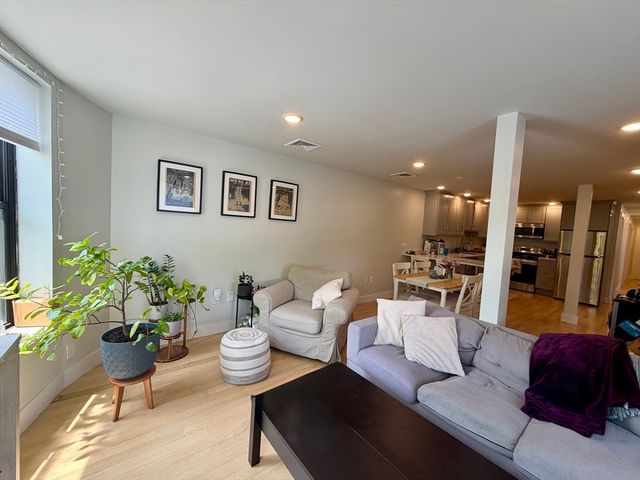 1674 Beacon Street 2, Brookline, MA 02445