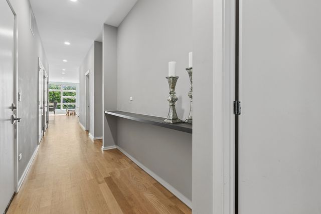 456 N Carpenter Street 2, Chicago, IL 60642