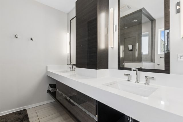 456 N Carpenter Street 2, Chicago, IL 60642