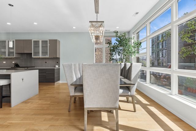 456 N Carpenter Street 2, Chicago, IL 60642