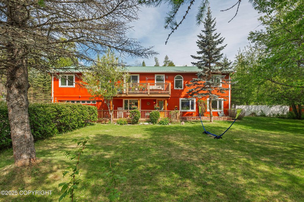 1061 E Agate Lane, Wasilla, AK 99654
