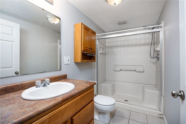 918 Raymond Avenue, Barberton, OH 44203