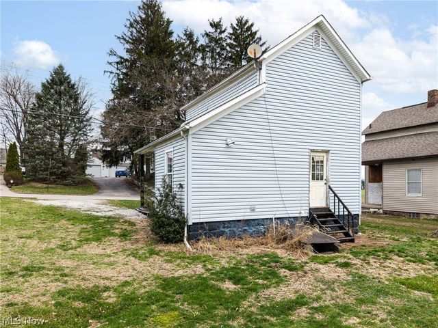 918 Raymond Avenue, Barberton, OH 44203