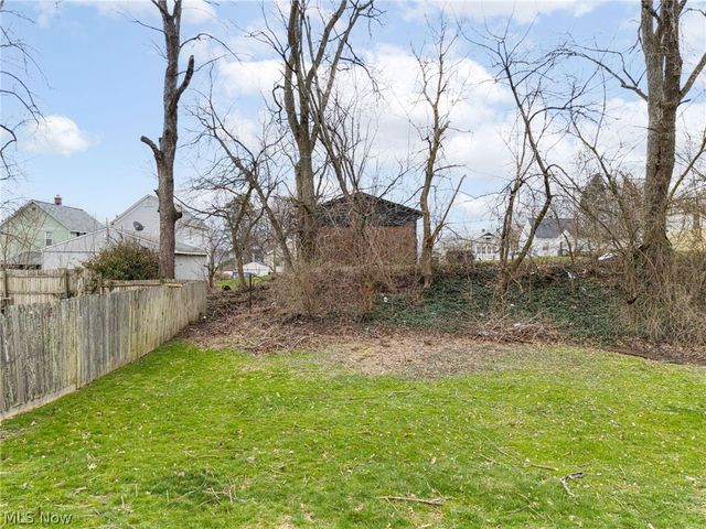 918 Raymond Avenue, Barberton, OH 44203