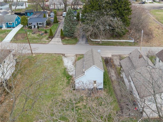 918 Raymond Avenue, Barberton, OH 44203