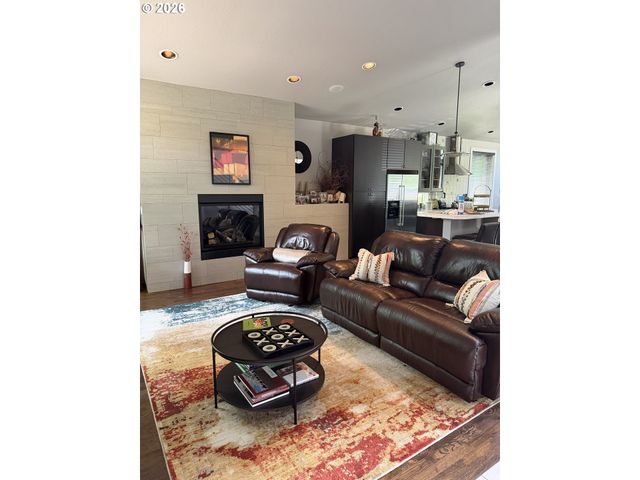 1393 BUCK St, West Linn, OR 97068