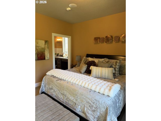 1393 BUCK St, West Linn, OR 97068