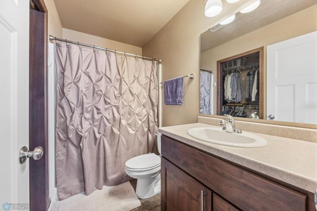4722 35th Avenue S, Fargo, ND 58104