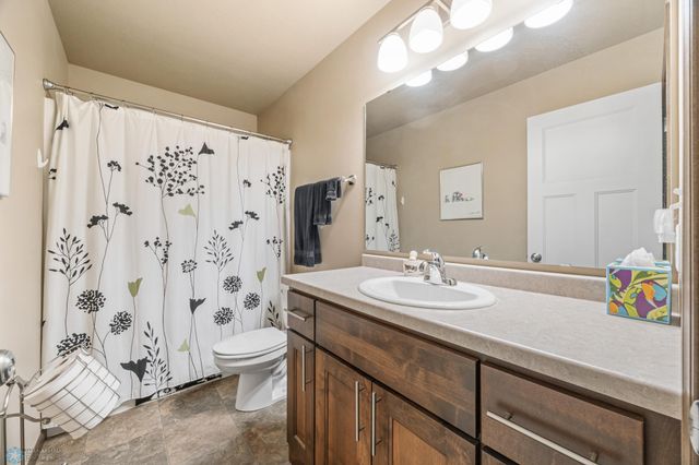 4722 35th Avenue S, Fargo, ND 58104