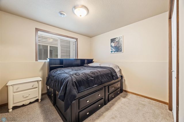 4722 35th Avenue S, Fargo, ND 58104