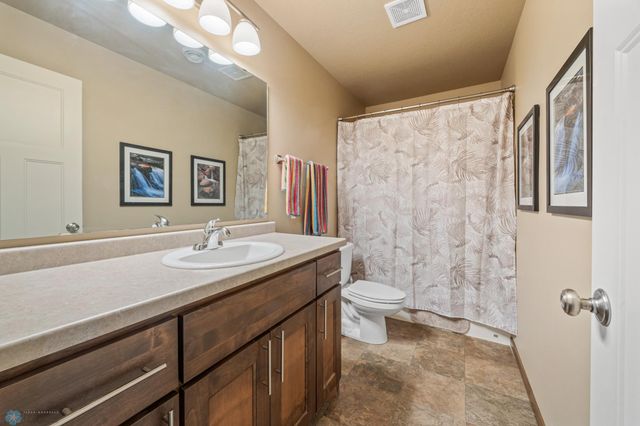 4722 35th Avenue S, Fargo, ND 58104