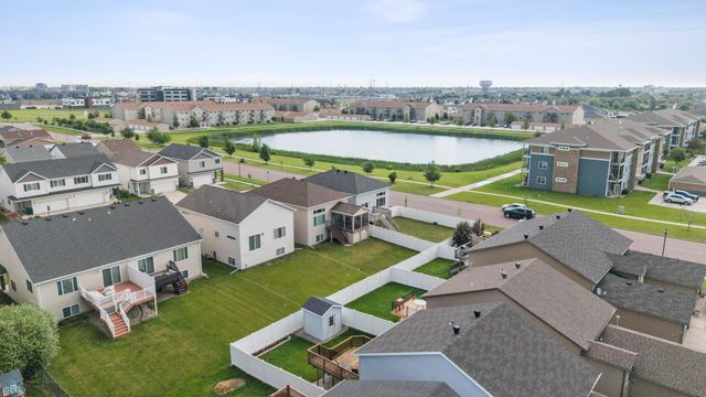 4722 35th Avenue S, Fargo, ND 58104