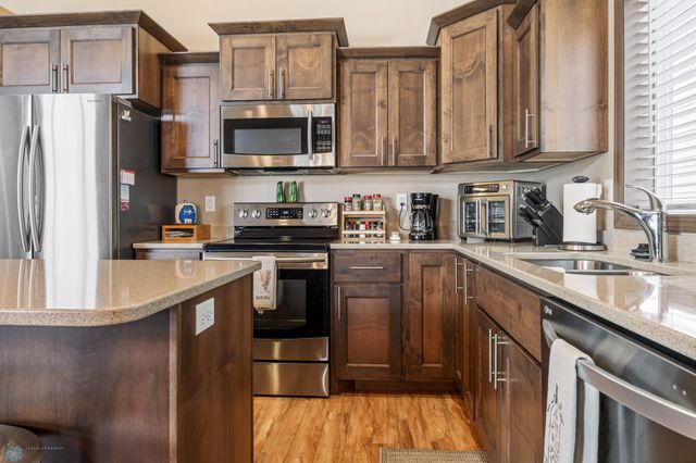 4722 35th Avenue S, Fargo, ND 58104