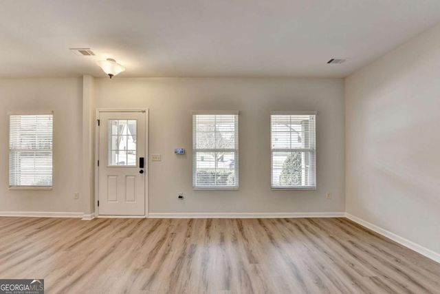 5525 Summer Creek Court, Sugar Hill, GA 30518