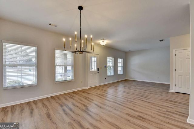 5525 Summer Creek Court, Sugar Hill, GA 30518