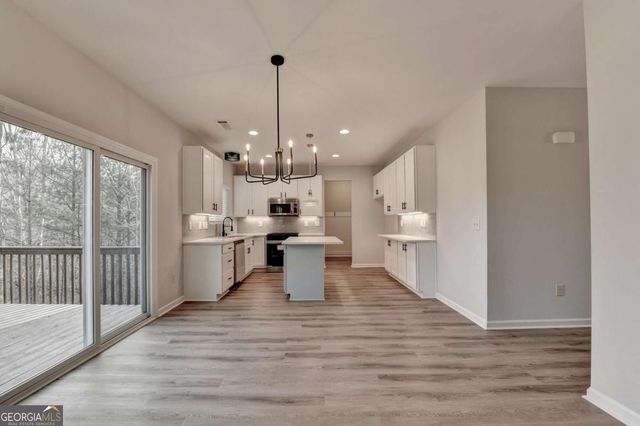 5525 Summer Creek Court, Sugar Hill, GA 30518