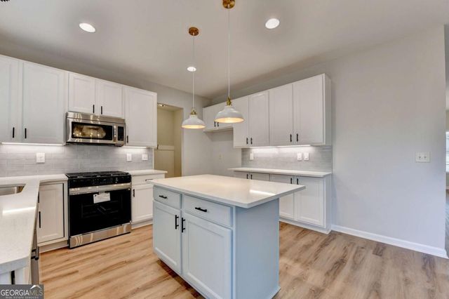 5525 Summer Creek Court, Sugar Hill, GA 30518