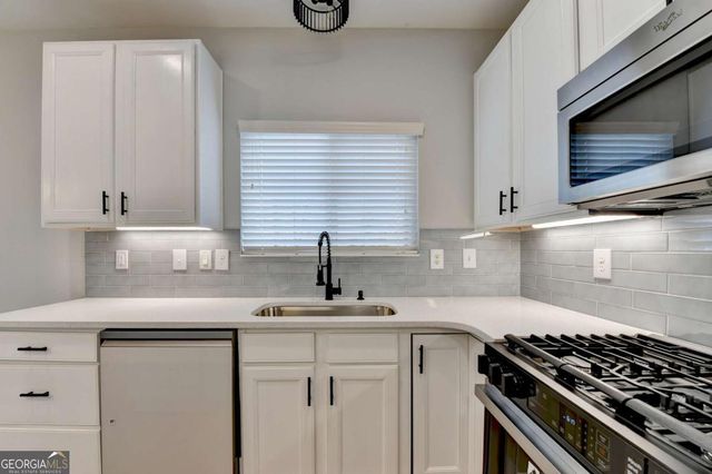 5525 Summer Creek Court, Sugar Hill, GA 30518