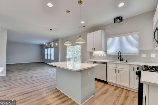 5525 Summer Creek Court, Sugar Hill, GA 30518