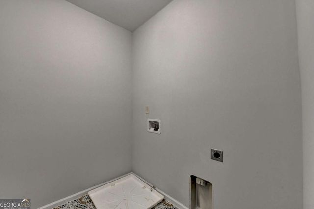 5525 Summer Creek Court, Sugar Hill, GA 30518