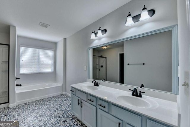 5525 Summer Creek Court, Sugar Hill, GA 30518