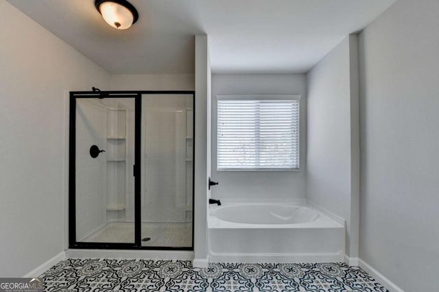 5525 Summer Creek Court, Sugar Hill, GA 30518