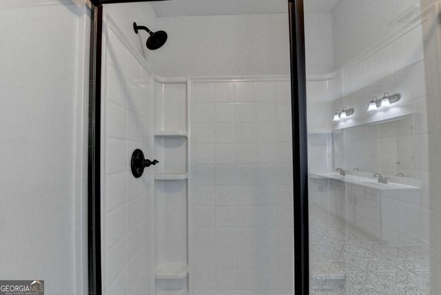 5525 Summer Creek Court, Sugar Hill, GA 30518