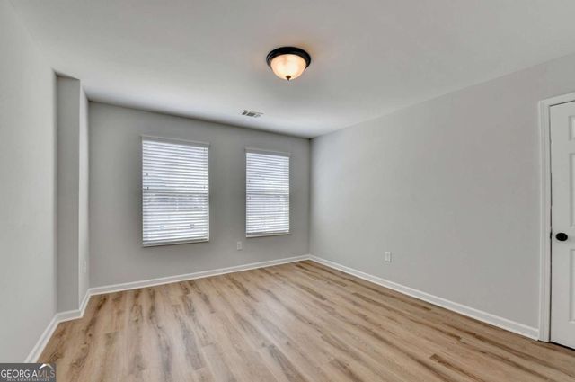 5525 Summer Creek Court, Sugar Hill, GA 30518