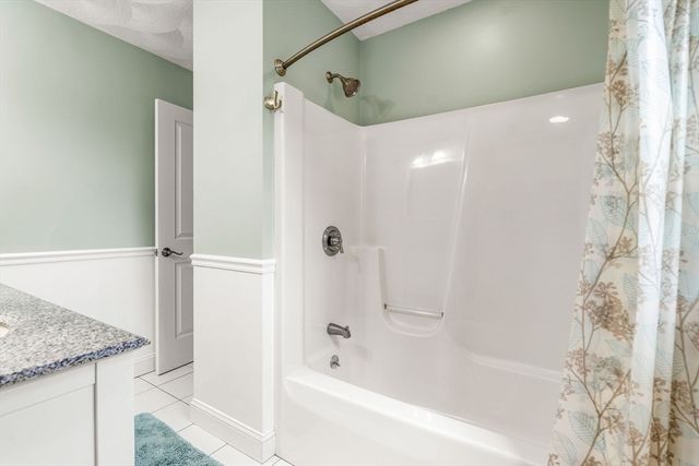 14 Greenlawn Ave, Salem, MA 01970