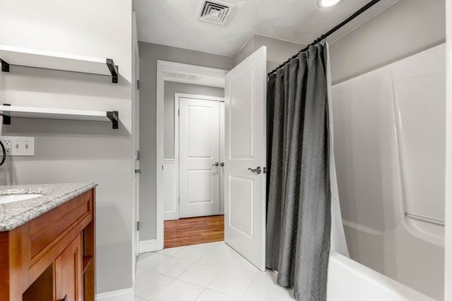 14 Greenlawn Ave, Salem, MA 01970