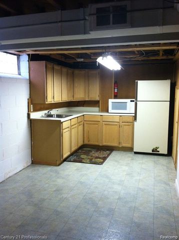 9555 Arcola Street, Livonia, MI 48150