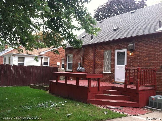 9555 Arcola Street, Livonia, MI 48150