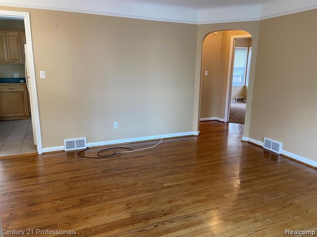 9555 Arcola Street, Livonia, MI 48150