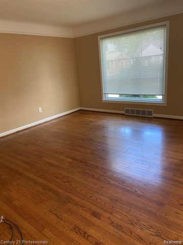 9555 Arcola Street, Livonia, MI 48150