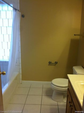 9555 Arcola Street, Livonia, MI 48150