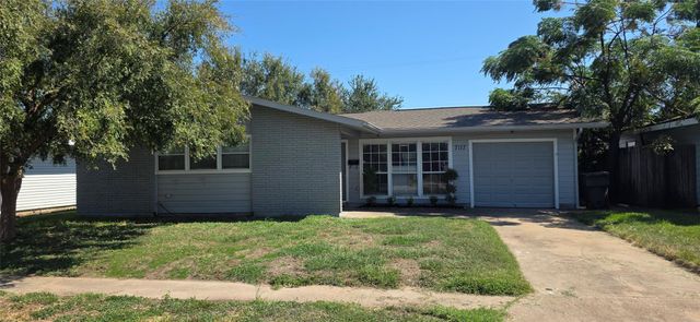 7117 Poplar Drive, Galveston, TX 77551