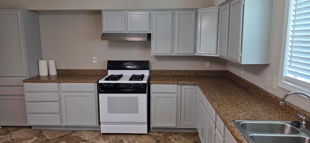 7117 Poplar Drive, Galveston, TX 77551